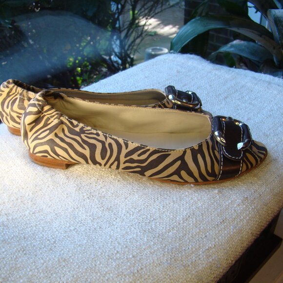 AGL Attilio Guisti  Italian animal print silver buckle peep toe flats, size 6.5 - Picture 2 of 8